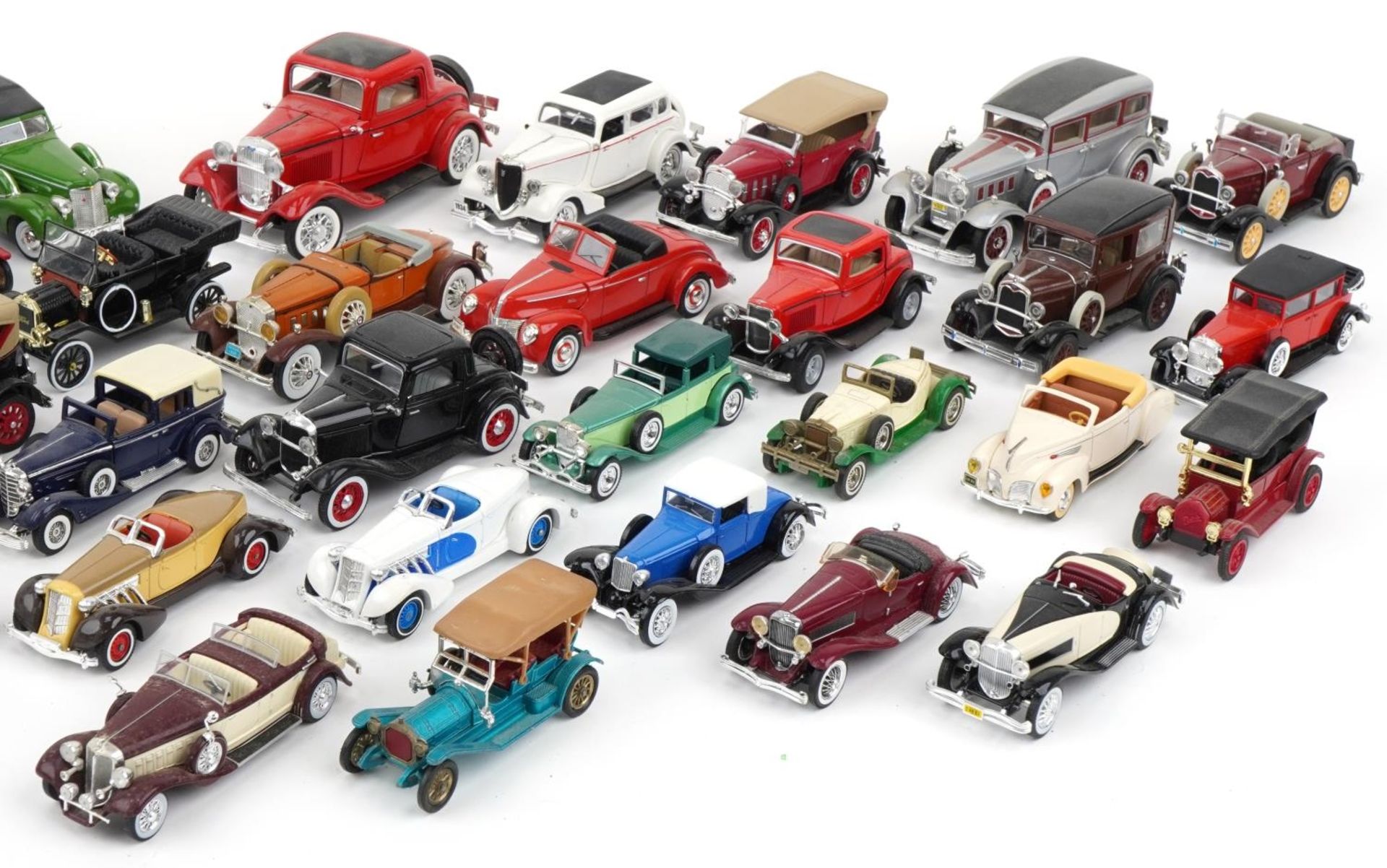Collection of vintage and later diecast vehicles including Matchbox Models of Yesteryear, Solido and - Bild 3 aus 3
