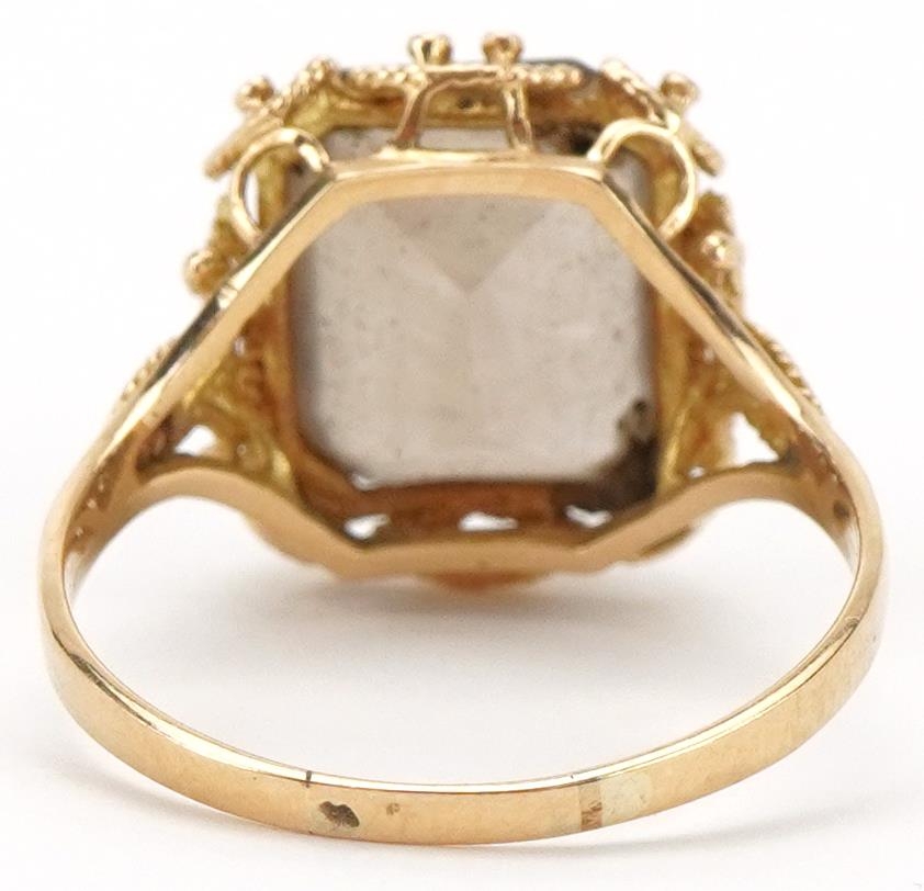 Unmarked gold smoky quartz ring, tests as 9ct gold, the quartz approximately 12.0mm x 10.0mm x 7.0mm - Image 2 of 3