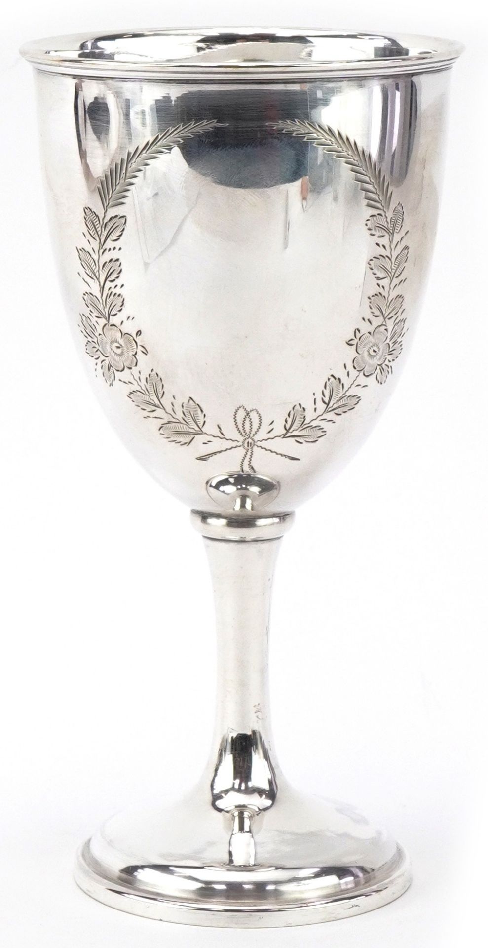 Robert Pringle & Sons, Edwardian silver goblet engraved with a floral wreath, London 1905, 17cm