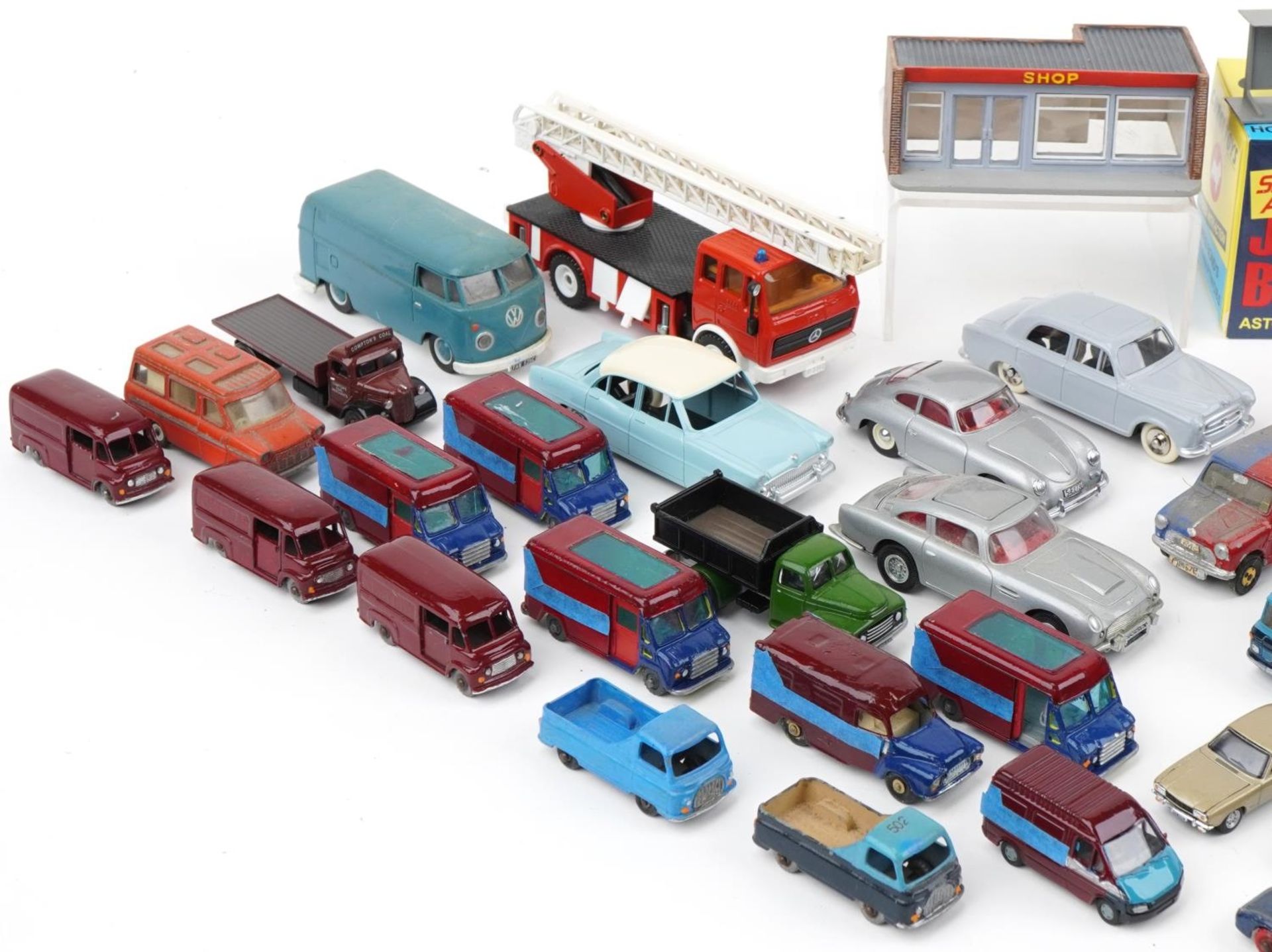 Vintage and later diecast and tinplate vehicles including Dinky, Corgi and Husky - Image 2 of 3