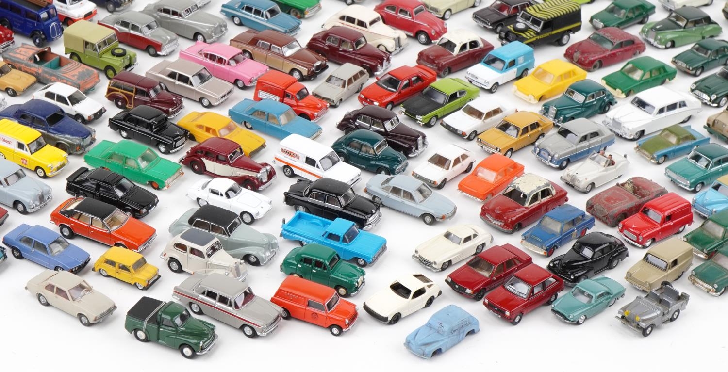 Vintage and later collector's vehicles, predominantly diecast, including Oxford and Lesney - Image 4 of 4