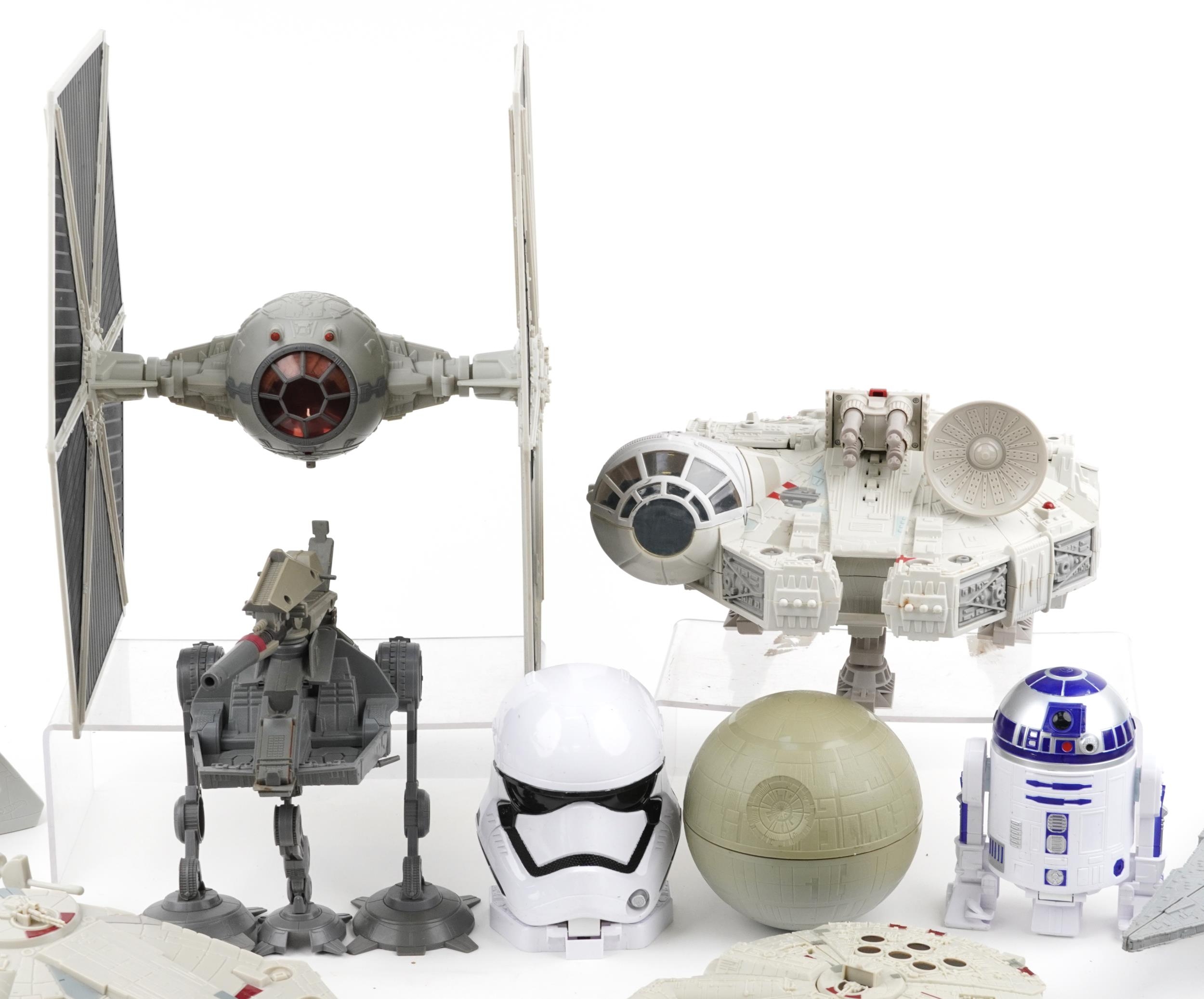 Star Wars collectables including X-Wing Fighter, Millennium Falcon and R2D2 - Image 3 of 4