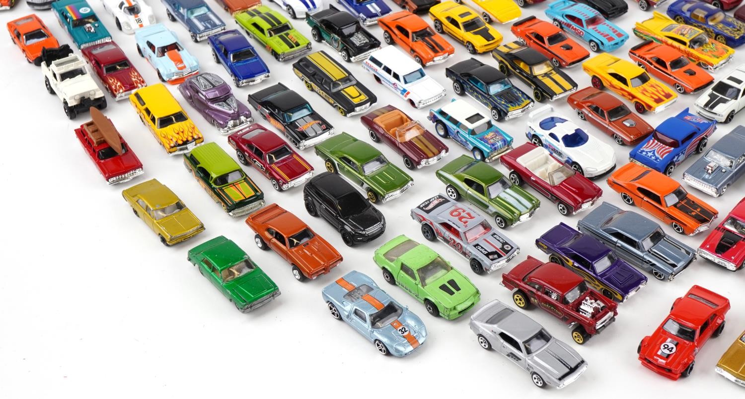 Large collection of diecast vehicles, predominantly Hot Wheels - Image 4 of 6