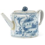18th century Chinese porcelain teapot hand painted in the Willow pattern, 14cm high