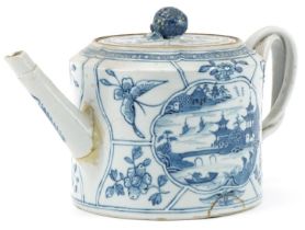 18th century Chinese porcelain teapot hand painted in the Willow pattern, 14cm high