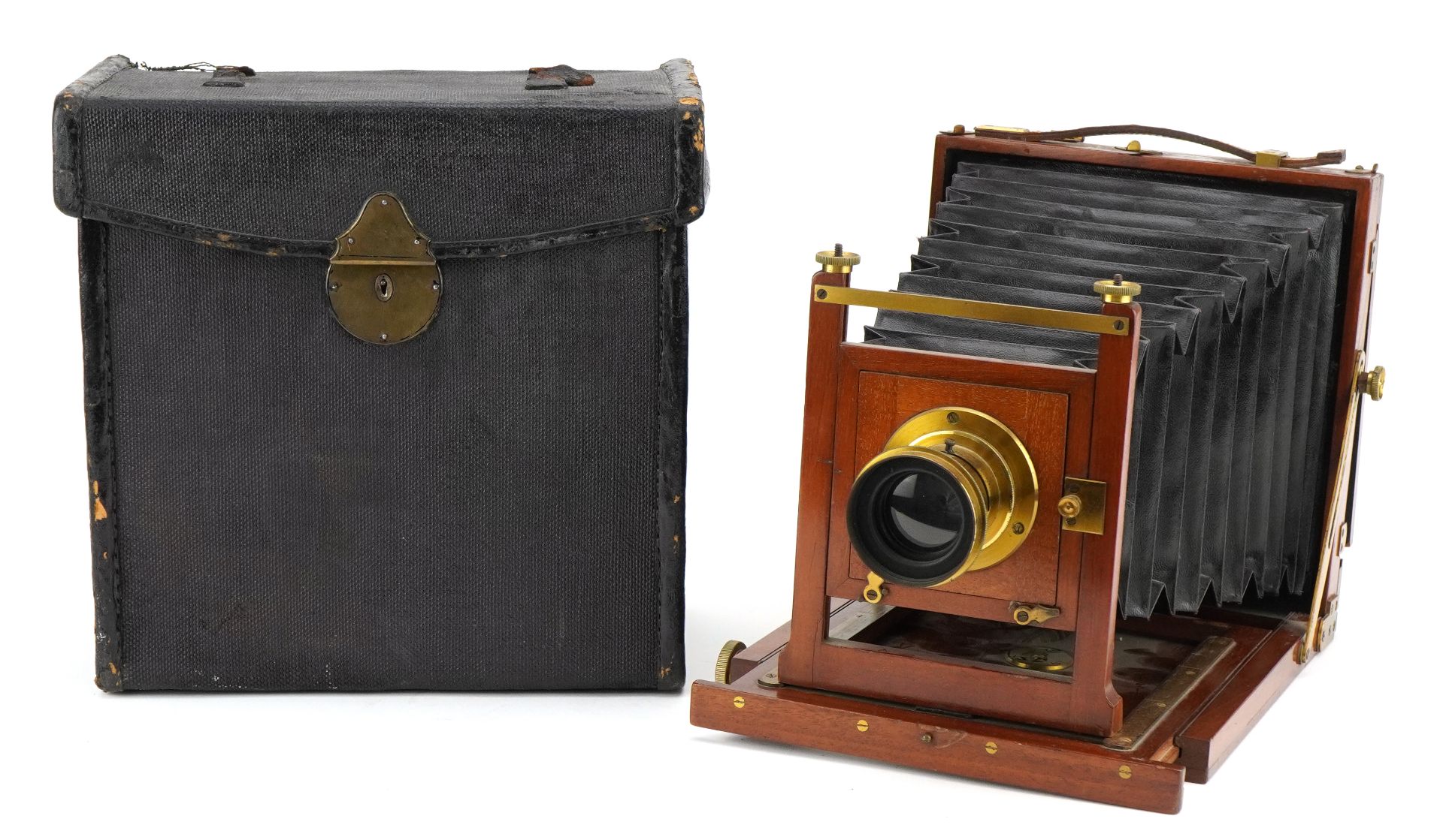 Victorian London Stereoscopic & Co mahogany plate camera with a 7 x 5 brass lens, 21cm x 20cm