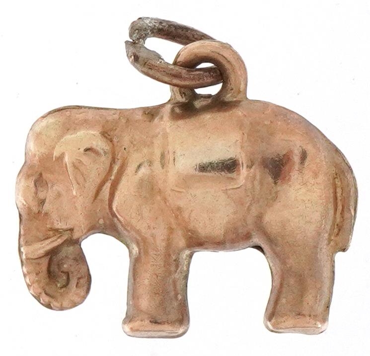 9ct gold charm in the form of an elephant, 1.4cm wide, 0.6