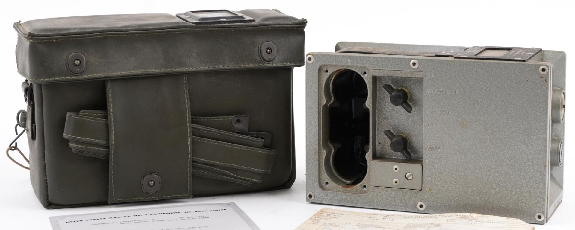 Cased Military interest survey Radaic no 2 meter, 19cm H x 28cm W x 11cm D - Bild 2 aus 4