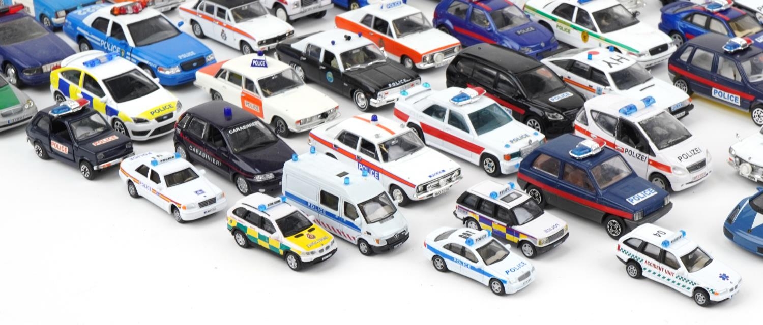 Large collection of diecast Police vehicles including Vanguards, Matchbox and Dinky - Bild 4 aus 5