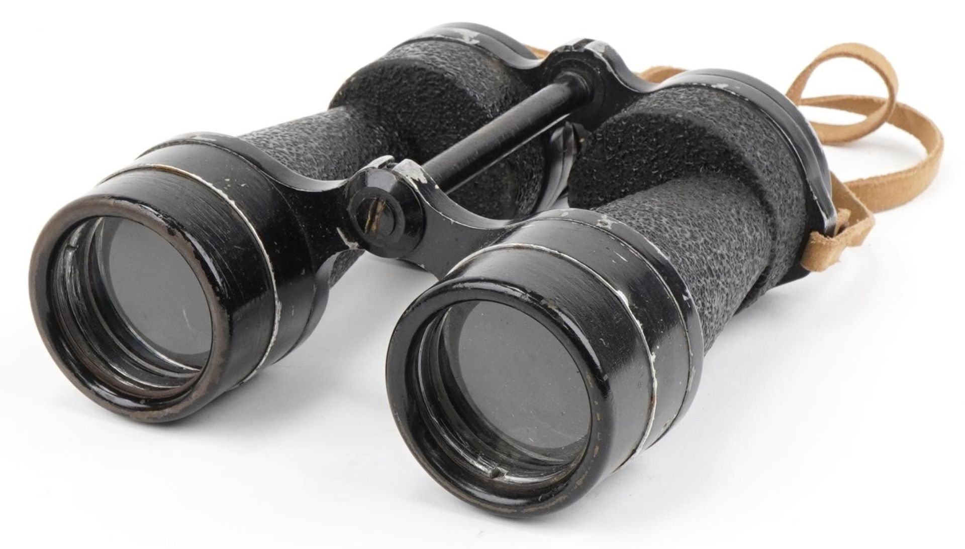 Pair of military interest Bino Prism number 5 mark I binoculars in a leather case, 21cm high - Bild 2 aus 5