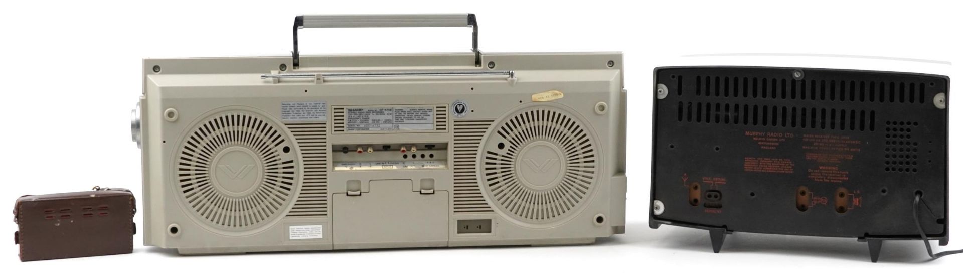 Vintage audio equipment including Sharp GF-575 ghetto blaster, Murphy radio and Perdio portable - Bild 4 aus 6