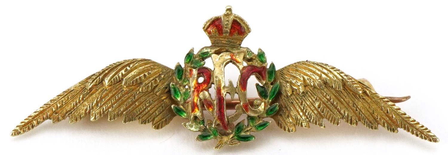 Military interest 15ct gold and enamel RFC sweetheart brooch, 3.5cm wide, 2.5g