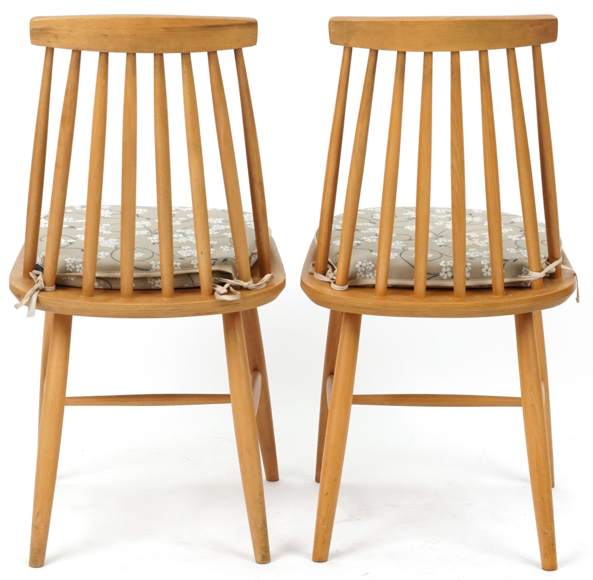 Ercol style lightwood drop end dining table with two stick back chairs, the table 74cm H x 55cm W - Bild 9 aus 9