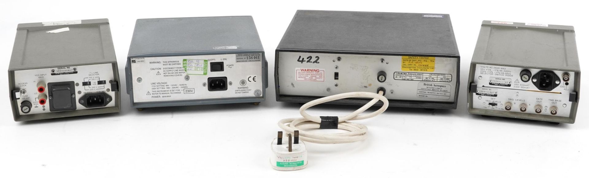 Four vintage electrical power supplies including Hewlett Packard 3311A function generator, Hewlett - Bild 4 aus 6