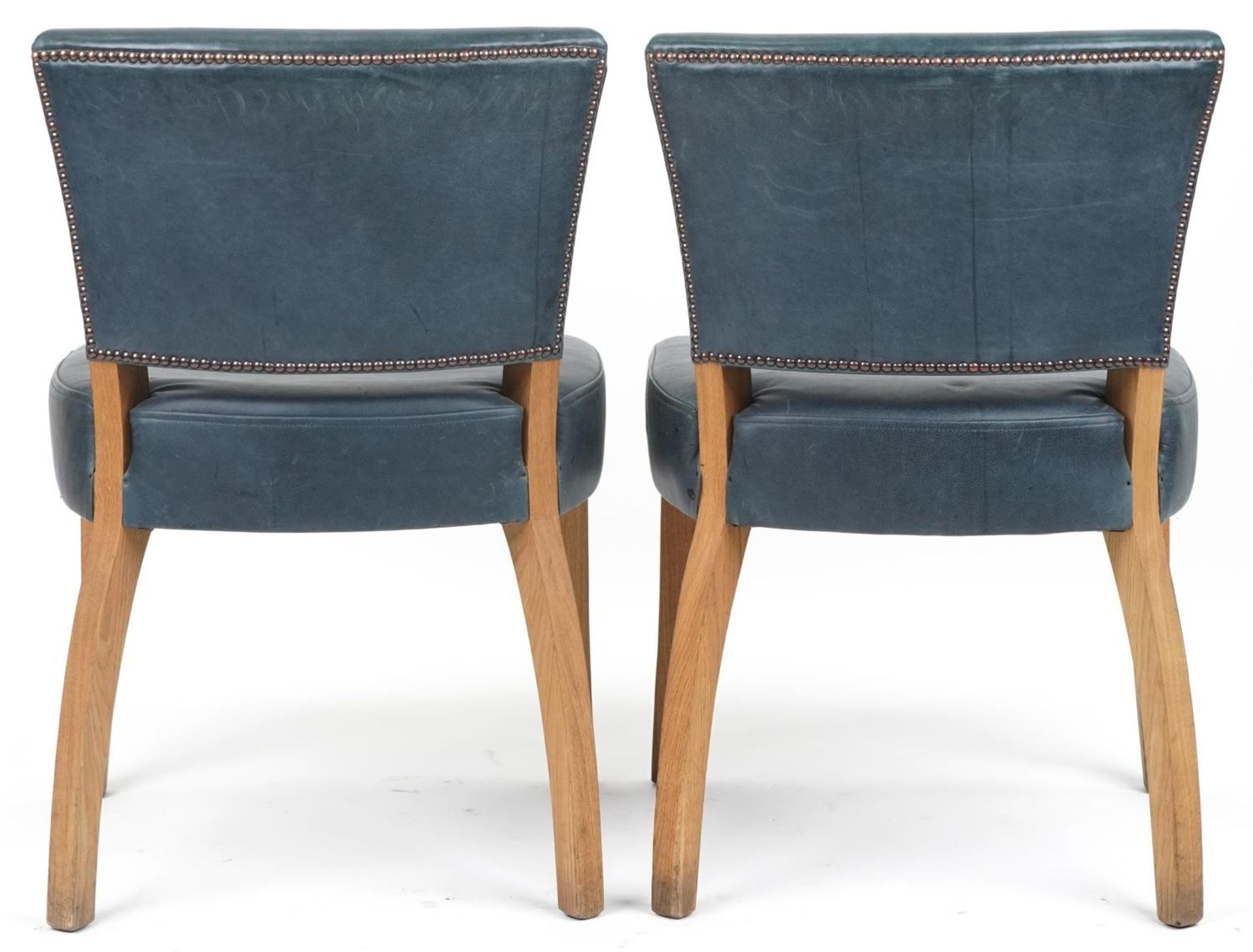 Wych Wood Design, pair of contemporary light oak chairs with blue leather upholstery, 87cm high - Bild 4 aus 5