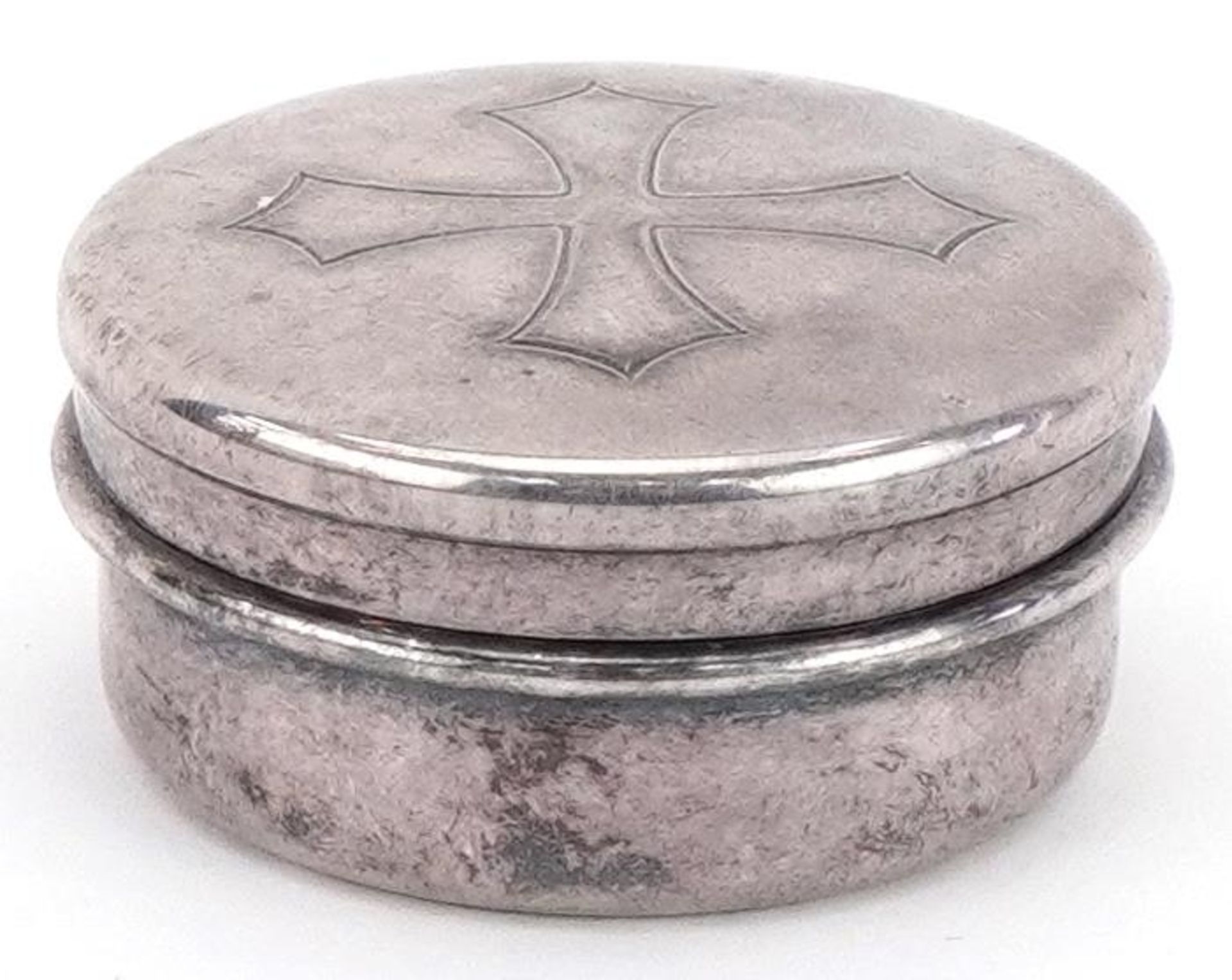 Wippell Mowbray Church Furnishers Ltd, ecclesiastical communion silver pyx engraved with a cross,