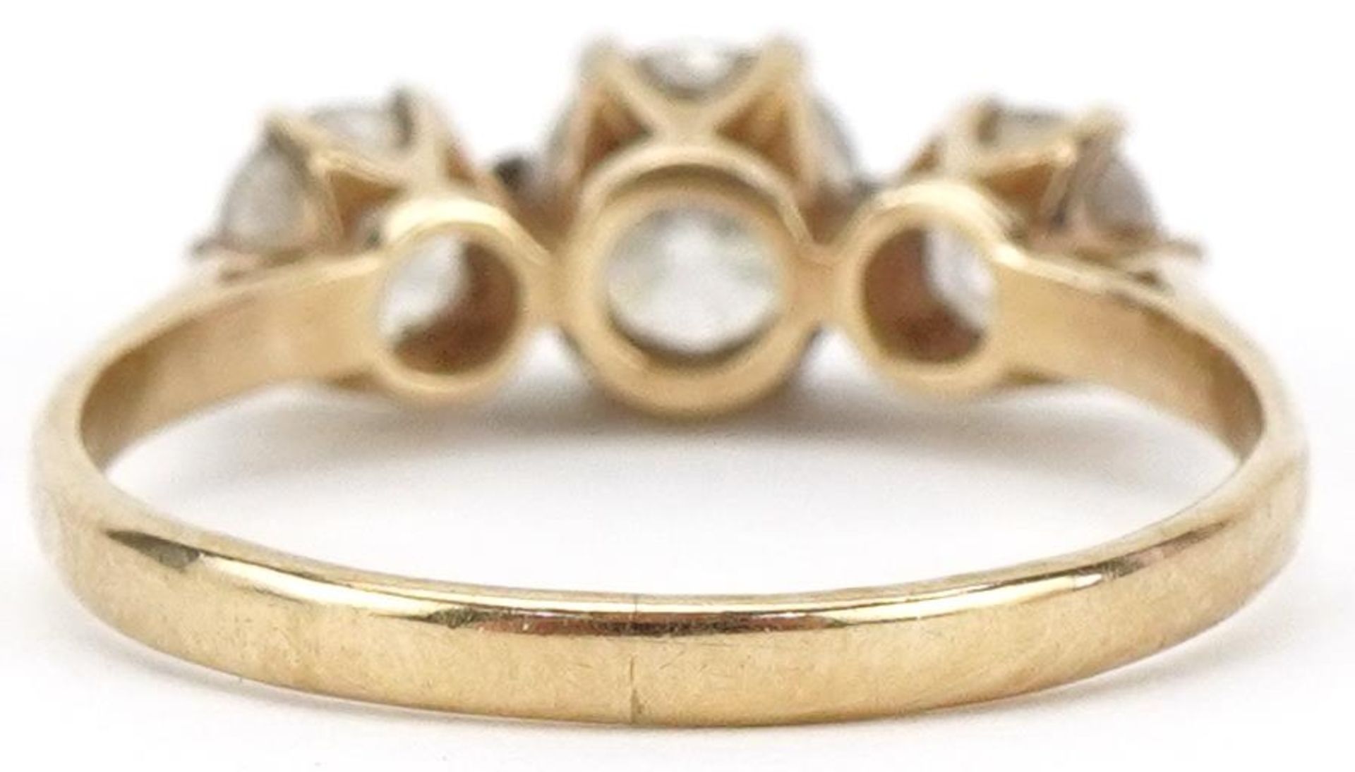 9ct gold clear stone three stone ring, size L, 1.8g - Image 2 of 4