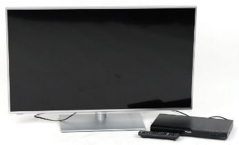 Panasonic 39 inch LCD TV with remote control and DVD player, the TV model TX-L39E6B