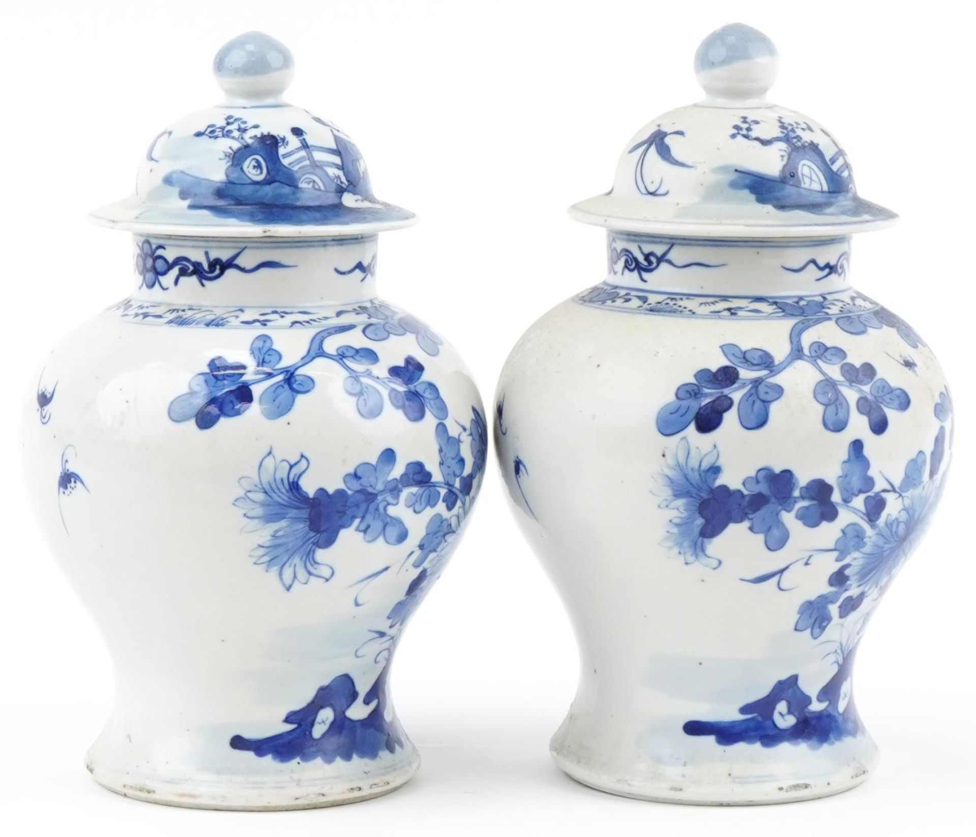 Pair of 18th century Chinese blue and white ginger jars hand painted with birds amongst flowers - Bild 4 aus 6