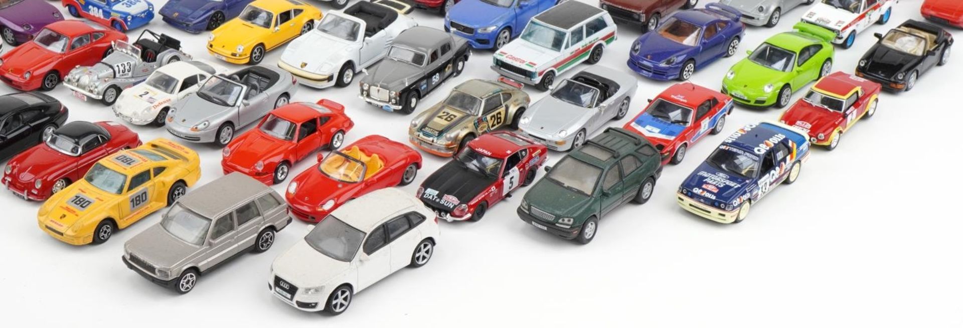 Large collection of vintage and later collector's vehicles, predominantly diecast, including - Bild 5 aus 5