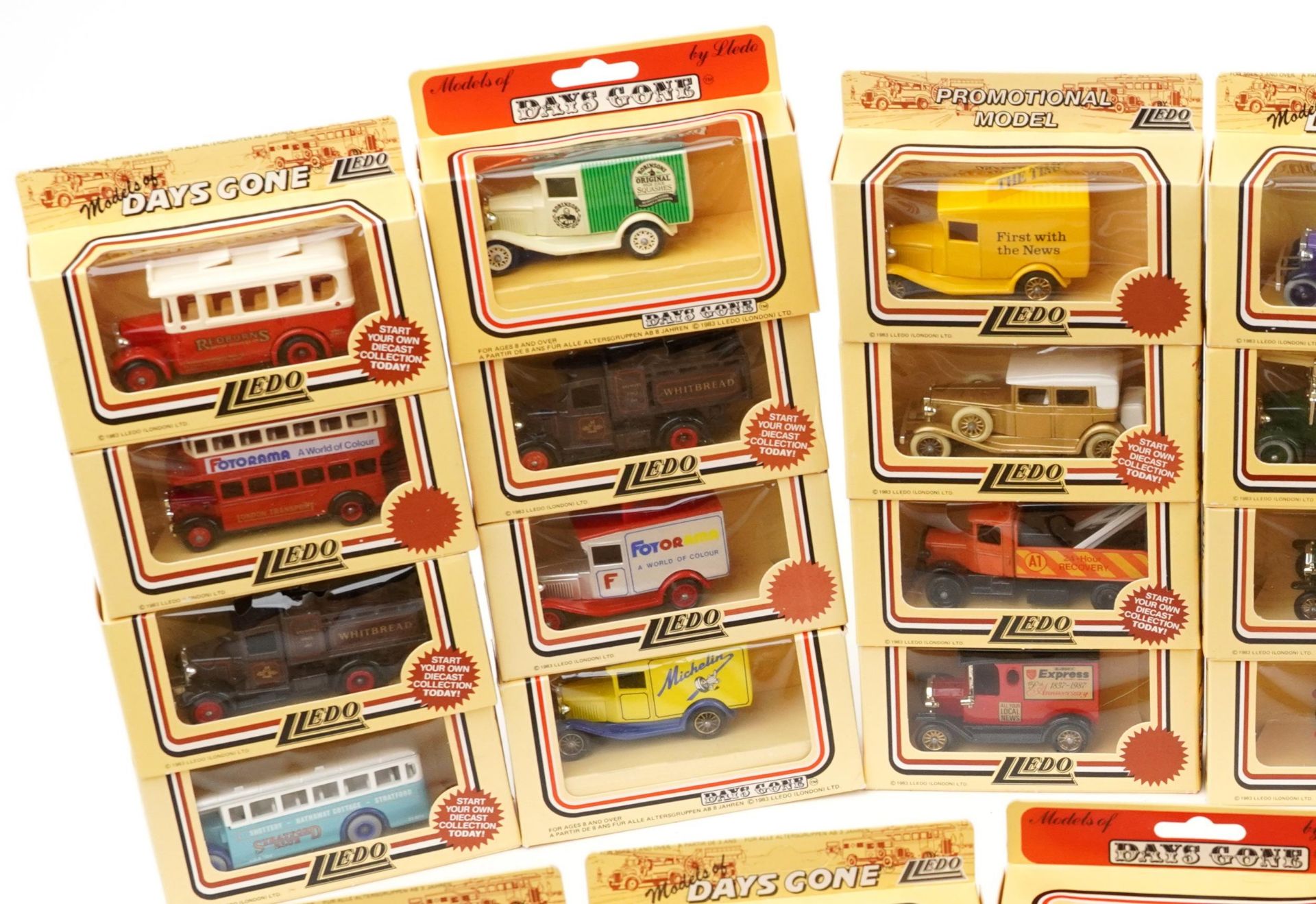 Large collection of Lledo model diecast vehicles, some advertising, including Sharps Super-Kreem - Bild 2 aus 7