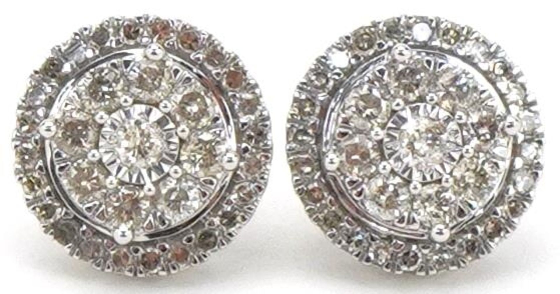 Pair of 9ct white gold diamond cluster stud earrings, total diamond weight approximately 1.0 - Bild 2 aus 4