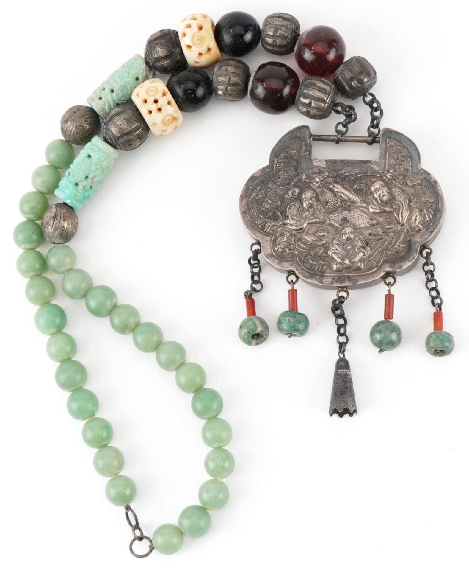 Large Chinese white metal, jade and amber coloured bead necklace embossed with figures seated at a - Bild 2 aus 3