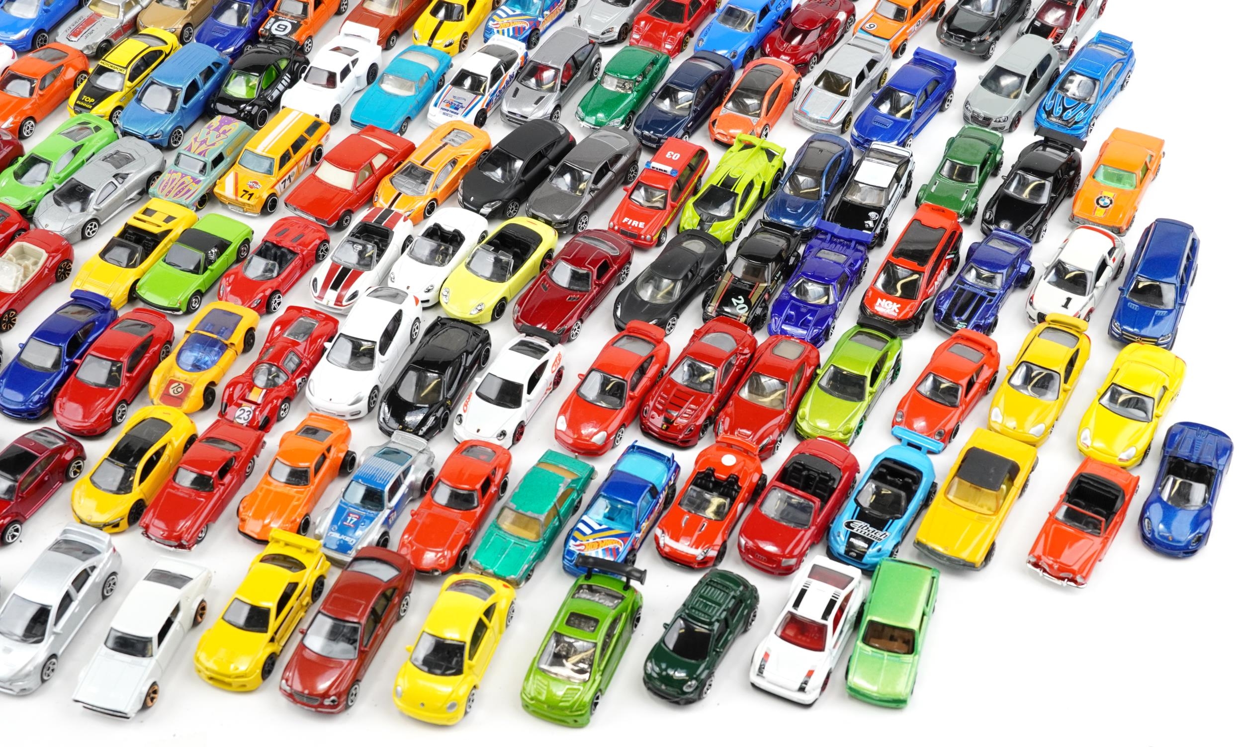 Vintage and later collector's vehicles, predominantly diecast, including Matchbox, Hot Wheels and - Bild 5 aus 5