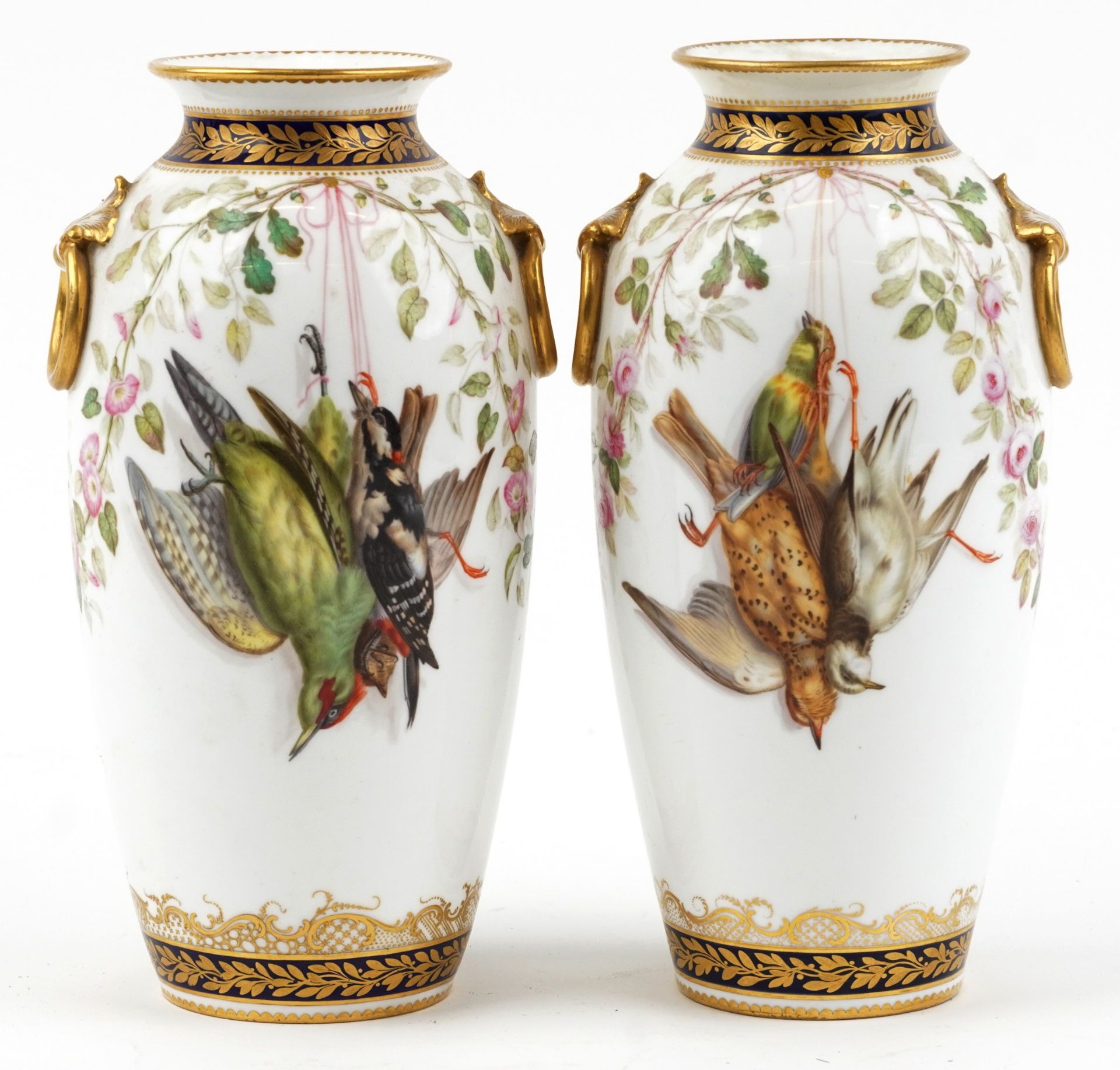 Pair of 19th century European porcelain vases with ring turned handles hand painted with hanging - Bild 2 aus 4