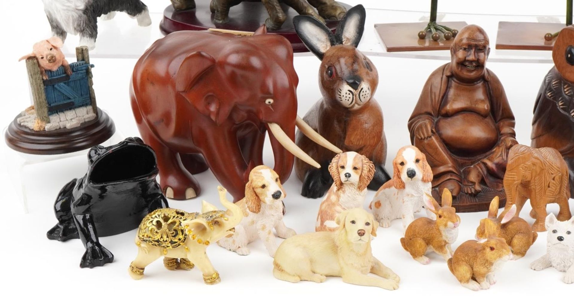 Model animals including carved hardwood elephant and two novelty frogs together with a hardwood - Image 4 of 5