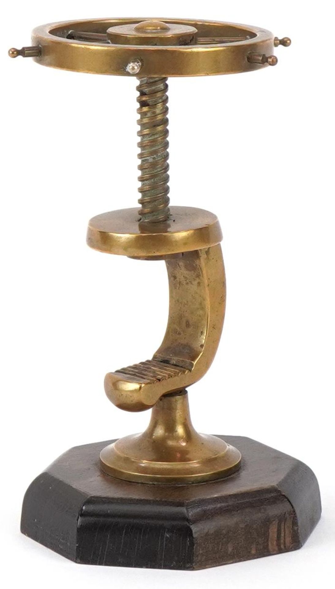 Vintage wooden and brass nutcracker in the form of a ship's wheel, 12cm high - Image 2 of 5