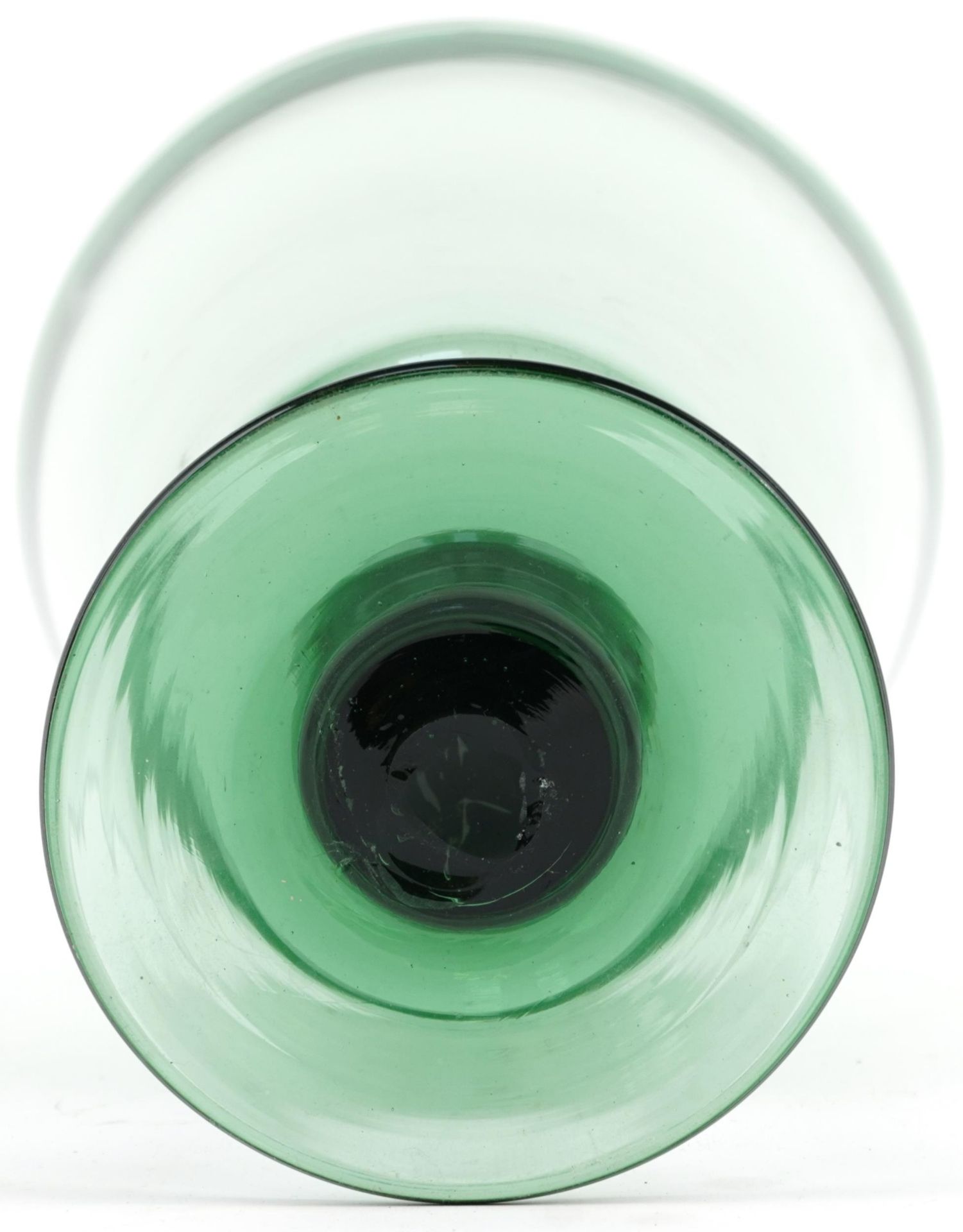 Large 20th Century hand blown green glass goblet shaped vase, 36cm high - Bild 4 aus 4