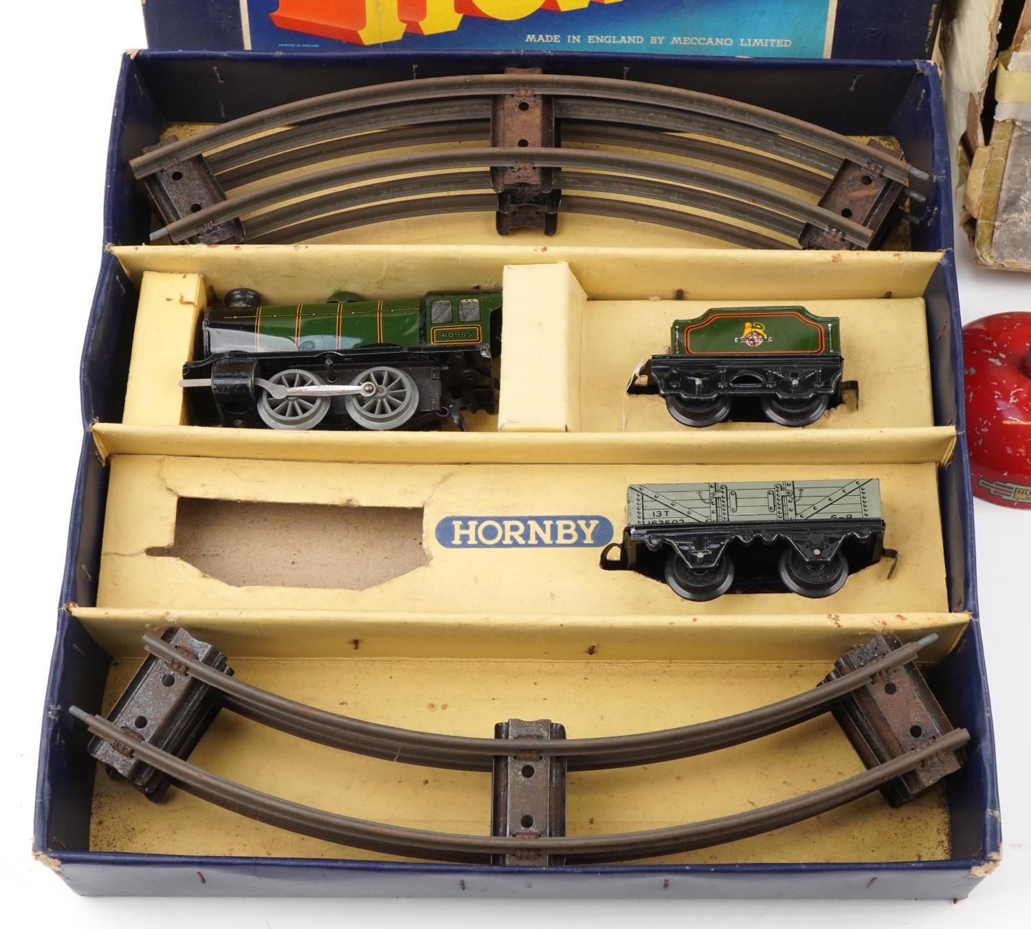Hornby O gauge tinplate clockwork part No 20 Goods Set and an Nulli Secundus remote control - Image 2 of 3