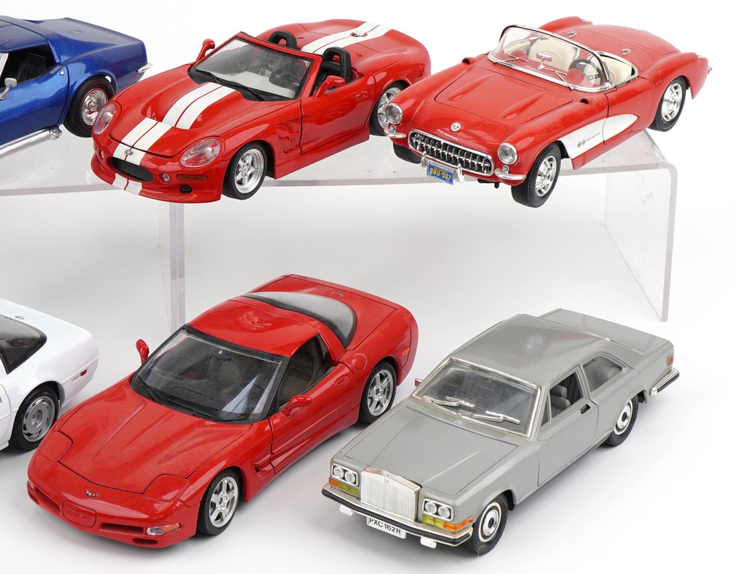 Ten 1:18 scale diecast vehicles including Ertl 1962 Corvette, Burago 1999 Shelby Series 1 and Sun - Image 3 of 3