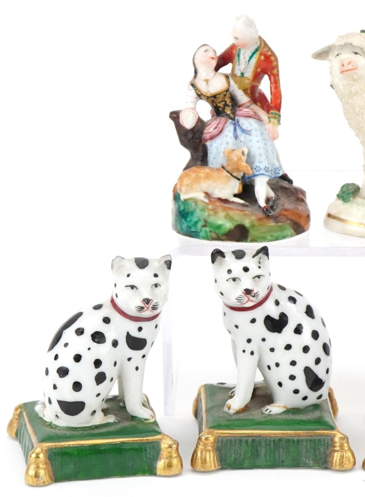 Chelsea and Staffordshire style porcelain figures and animals including two pairs of cats and a - Bild 2 aus 5