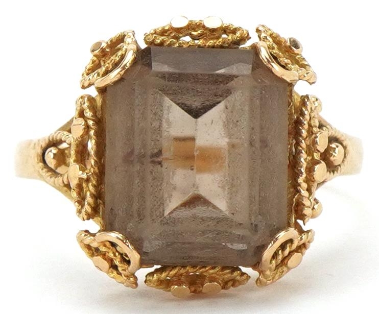 Unmarked gold smoky quartz ring, tests as 9ct gold, the quartz approximately 12.0mm x 10.0mm x 7.0mm