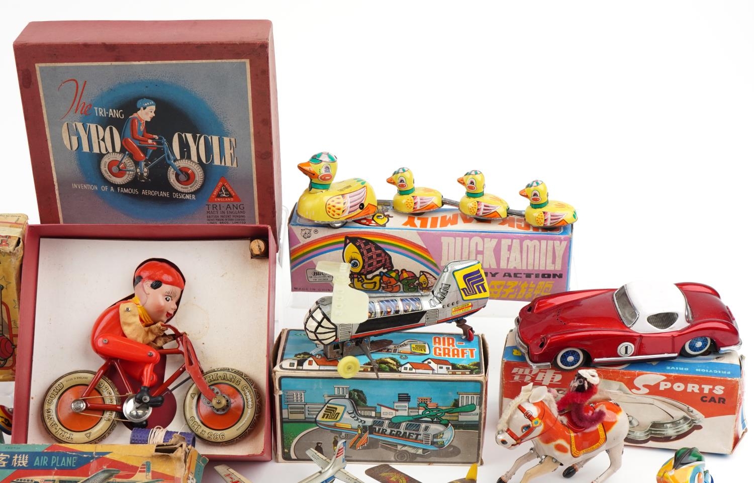 Vintage and later tinplate toys including Tri-ang Giro Cycle with box, Japanese friction driven - Bild 3 aus 5