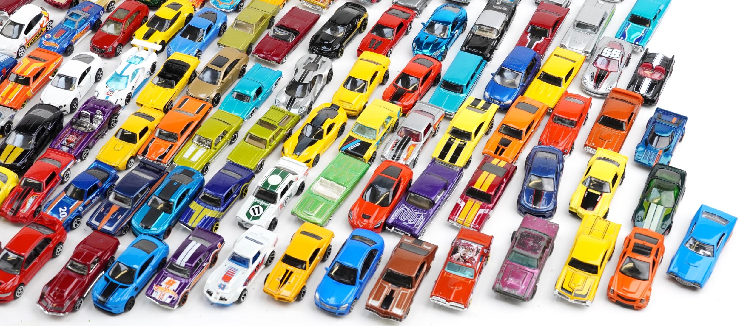 Large collection of diecast vehicles, predominantly Matchbox and Hot Wheels - Image 5 of 5