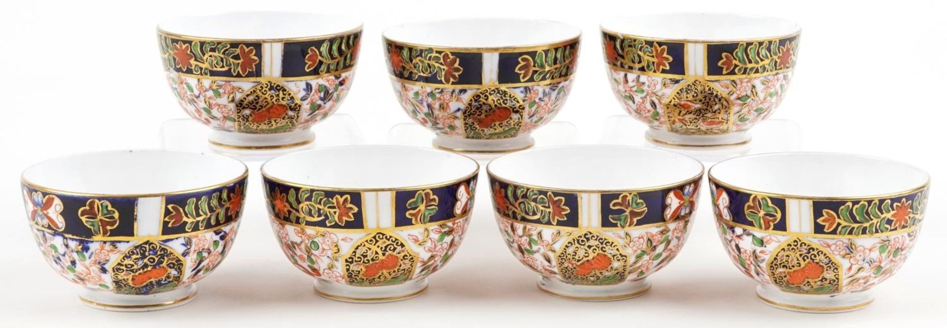 Seven Victorian Royal Crown Derby porcelain bowls decorated in the Imari palette, each 10.5cm in - Bild 4 aus 6