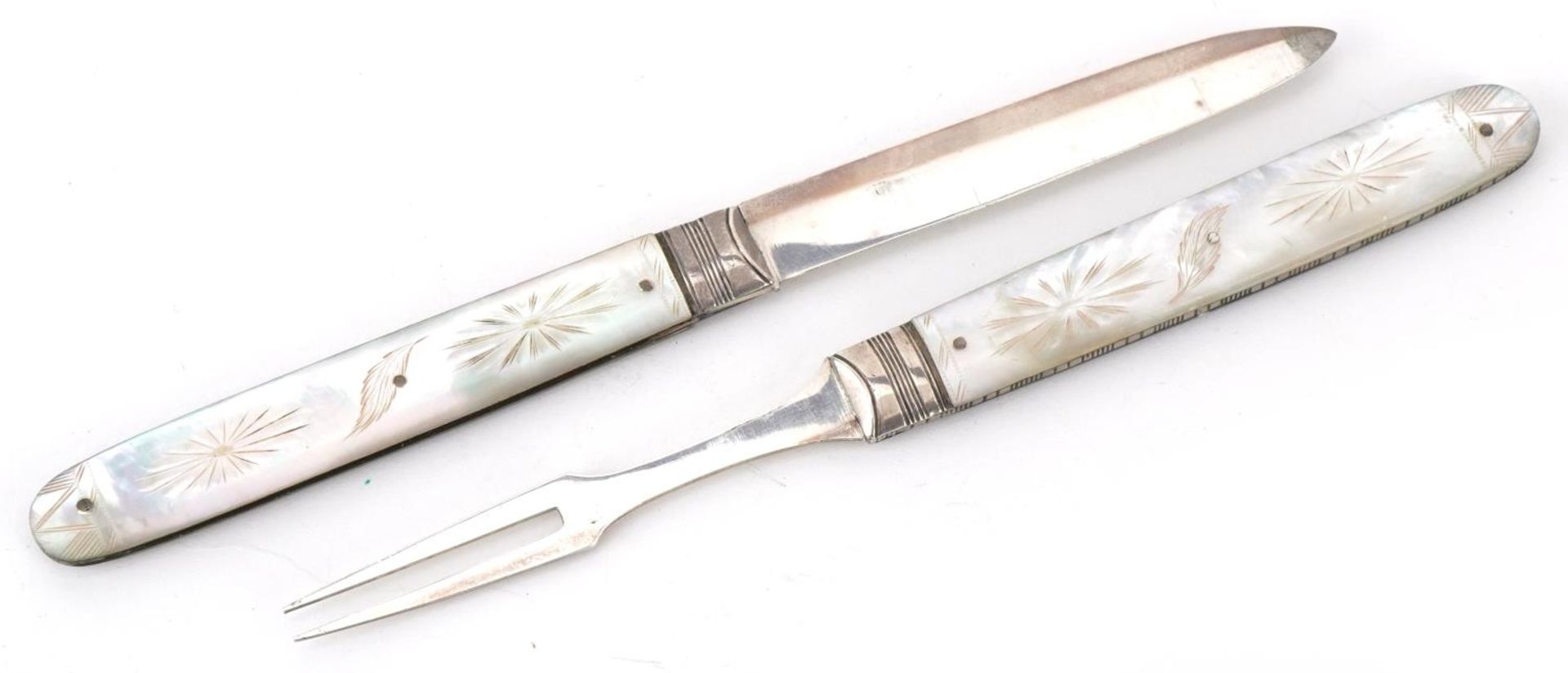 Georgian mother of pearl flanked silver folding fruit knife and fork housed in a fitted case, - Image 5 of 6