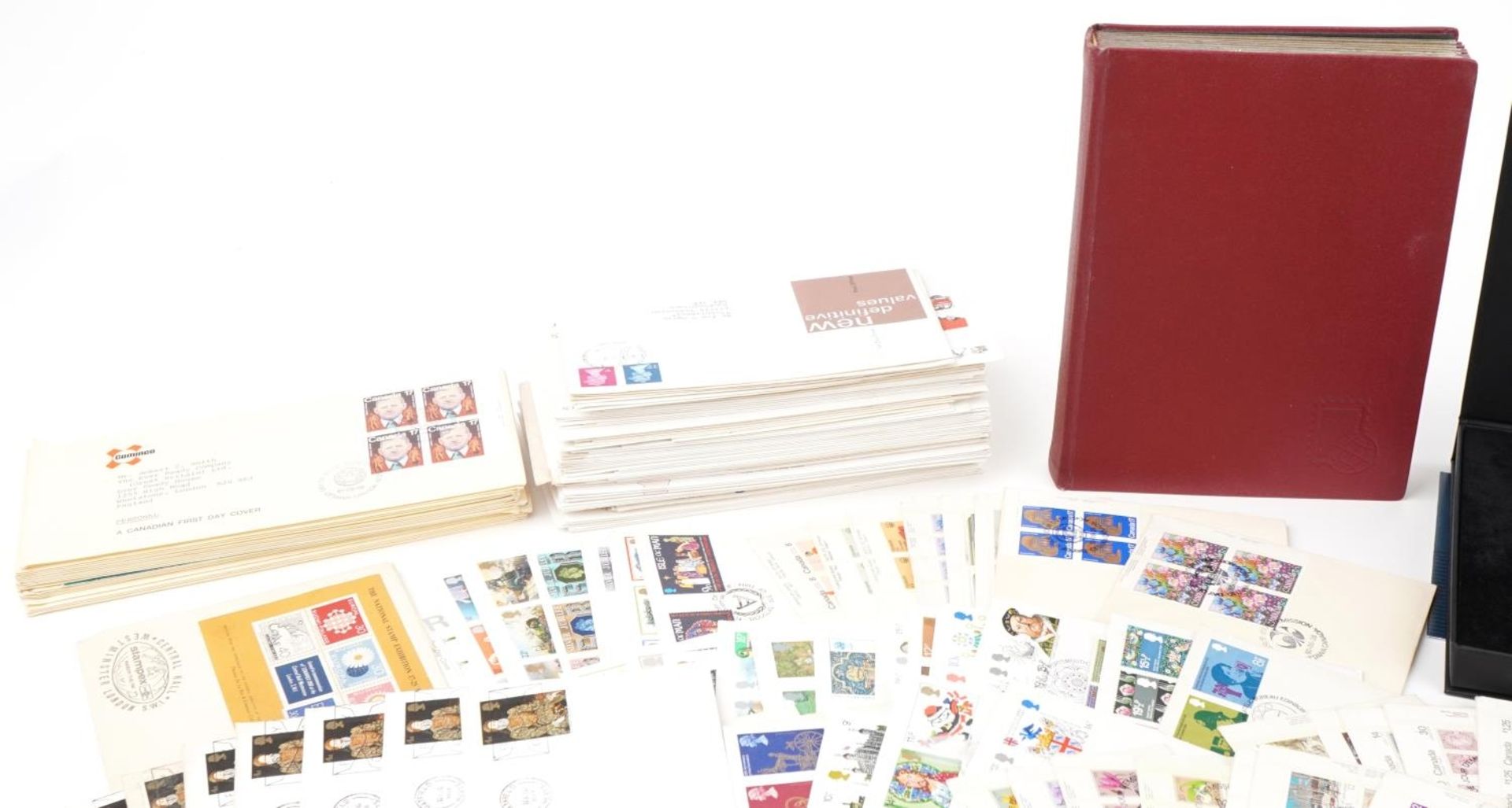 Extensive collection of stamps and coinage including stamps arranged in an album, Canadian first day - Bild 2 aus 10