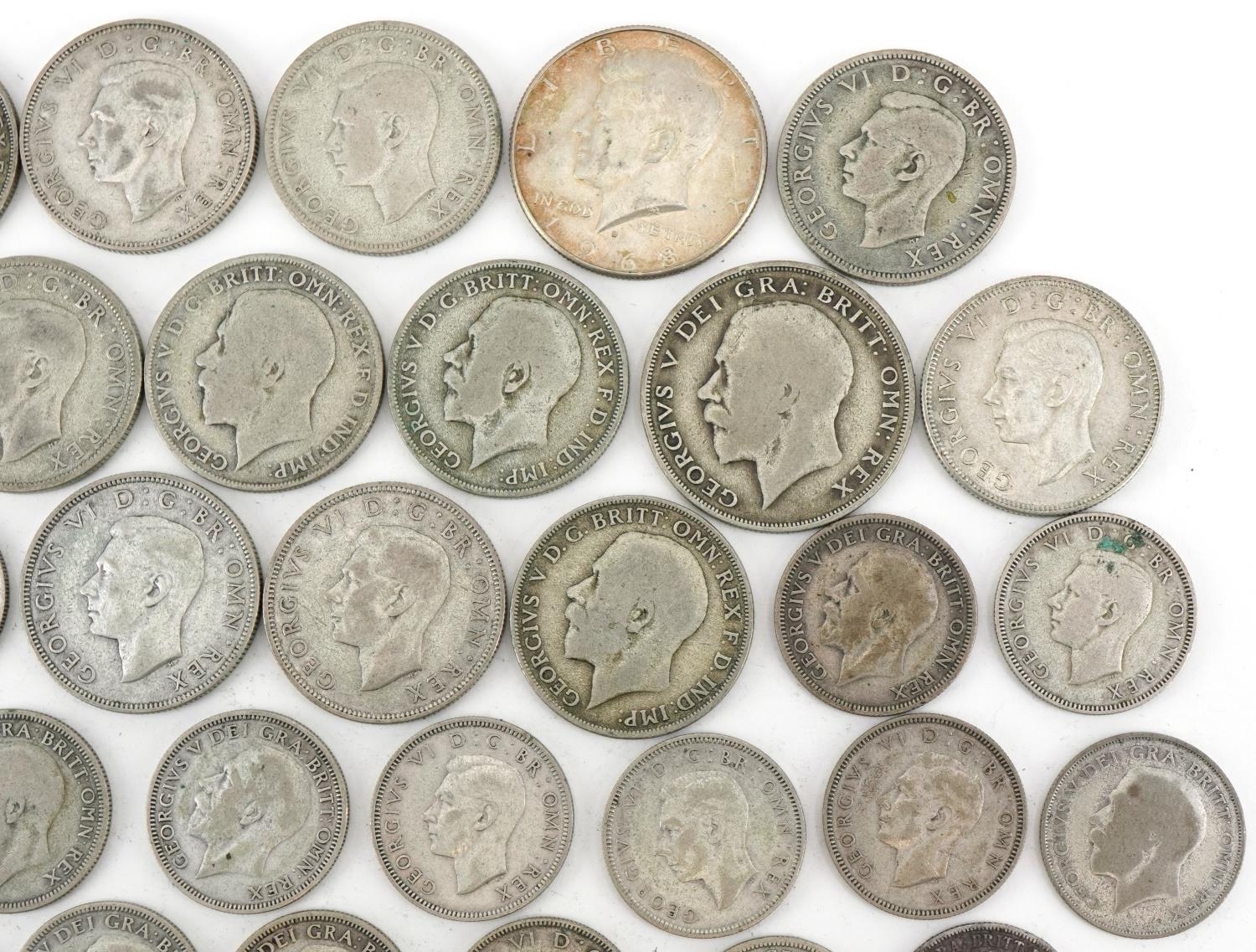 Assorted British coinage to include half crowns, florins and shillings - Image 8 of 10