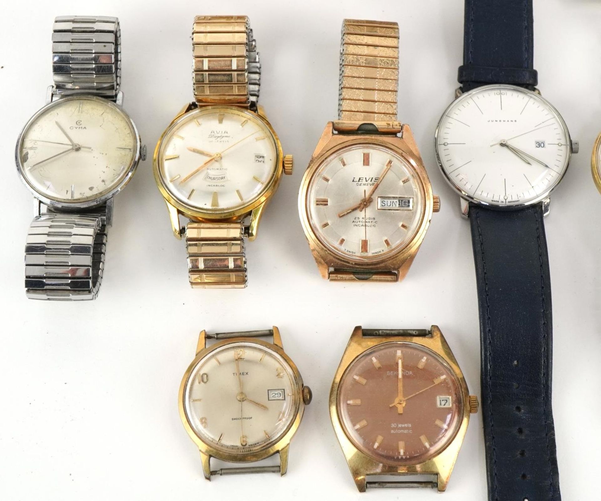 Fourteen vintage gentlemen's wristwatches including Junghans, Levis, Sekonda, Cyma, Avia, Bentima, - Bild 3 aus 4