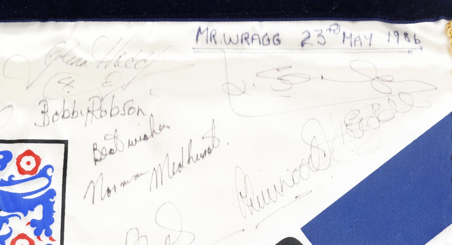 England v Mexico Football pennant for Los Angeles May 17th 1986 match with ink signatures - Bild 3 aus 7