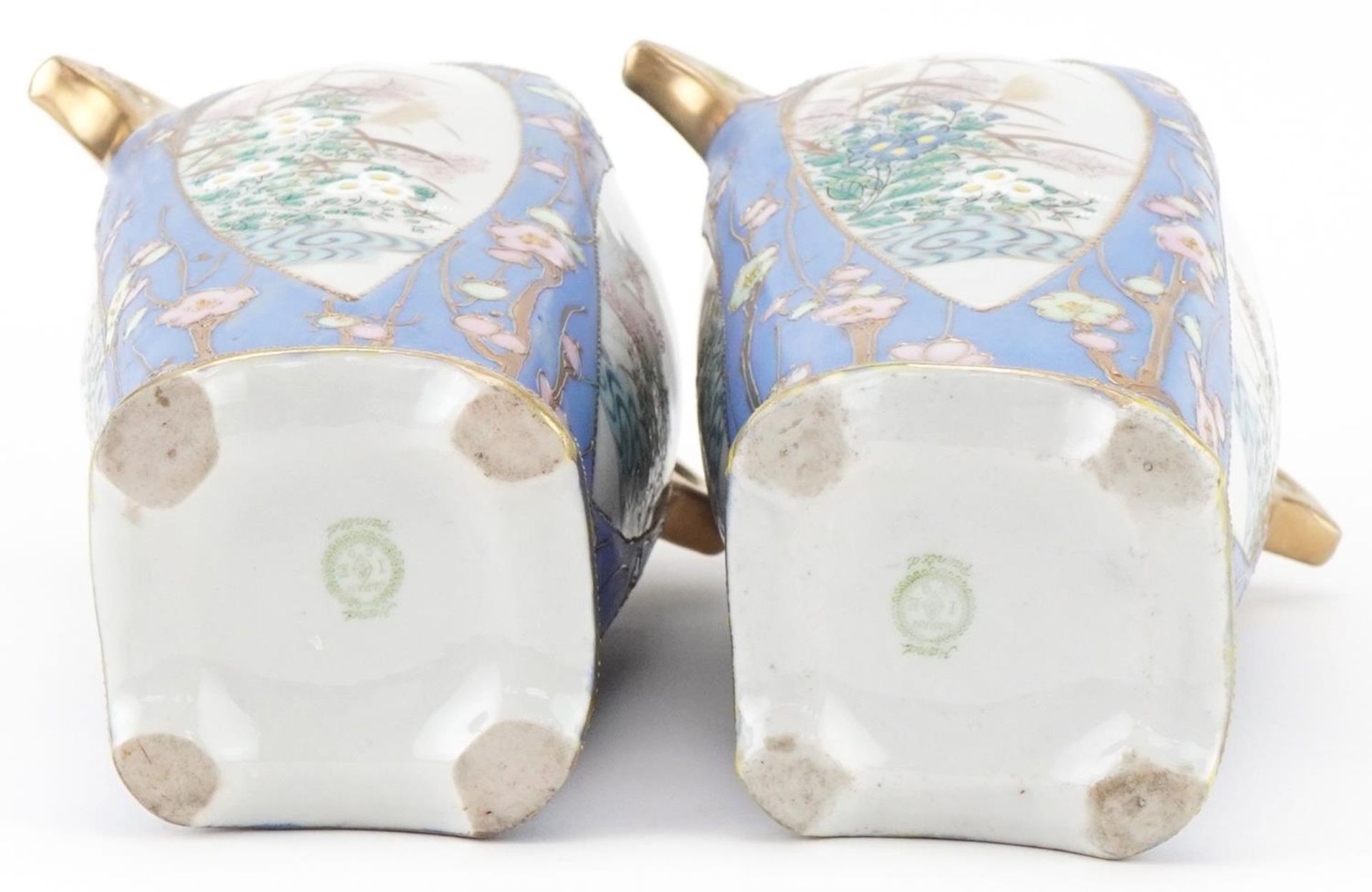 Pair of aesthetic Japanese Noritake porcelain vases hand painted and gilded with flowers, and - Bild 5 aus 6