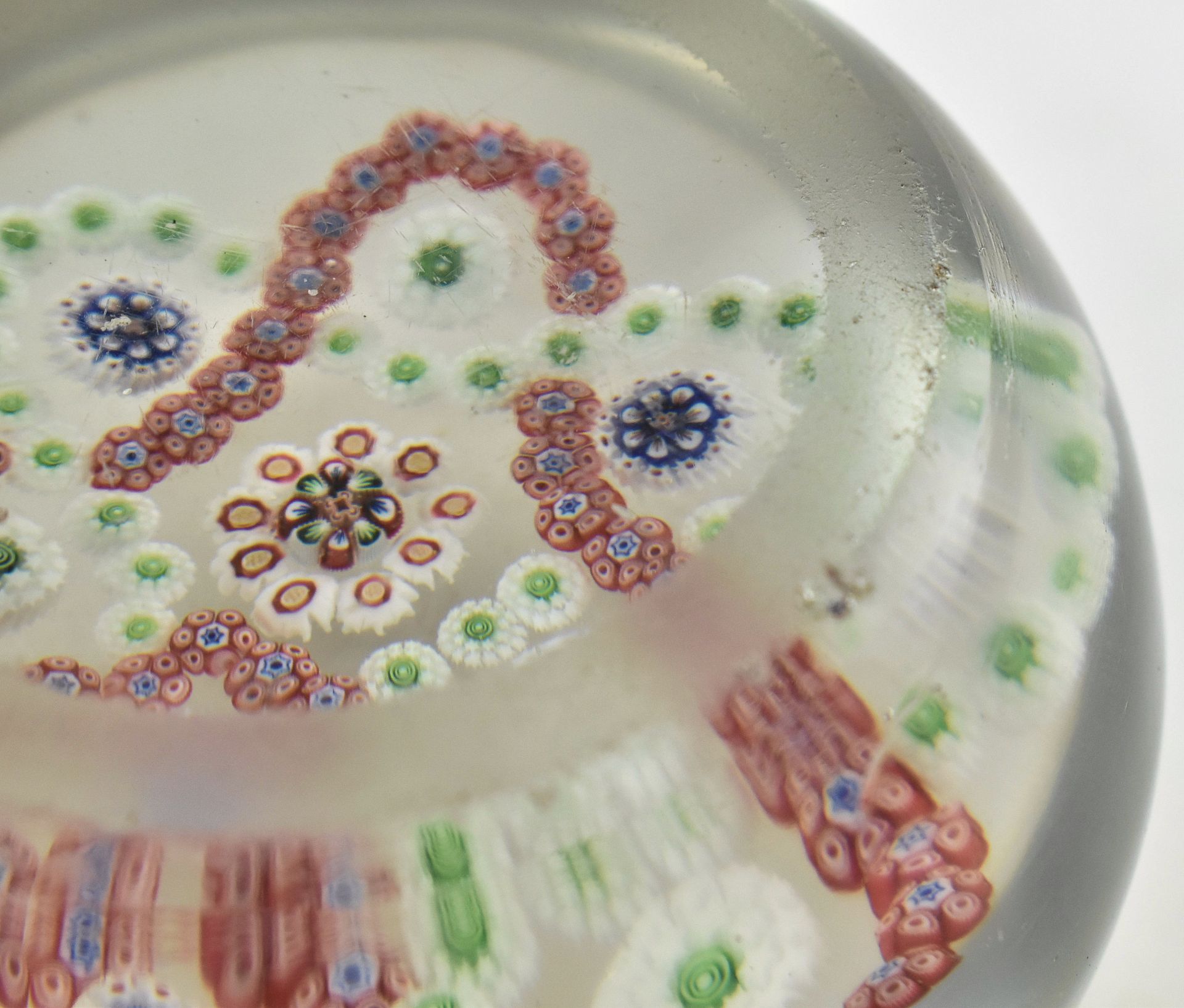 BACCARAT INTERLACED TREFOIL MILLEFIORI PAPERWEIGHT - Image 5 of 6