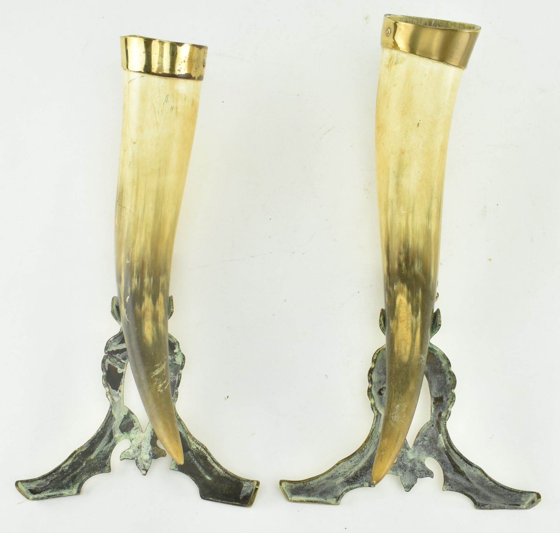 PAIR OF 19TH CENTURY HORN & BRASS CORNUCOPIAS - Image 5 of 6