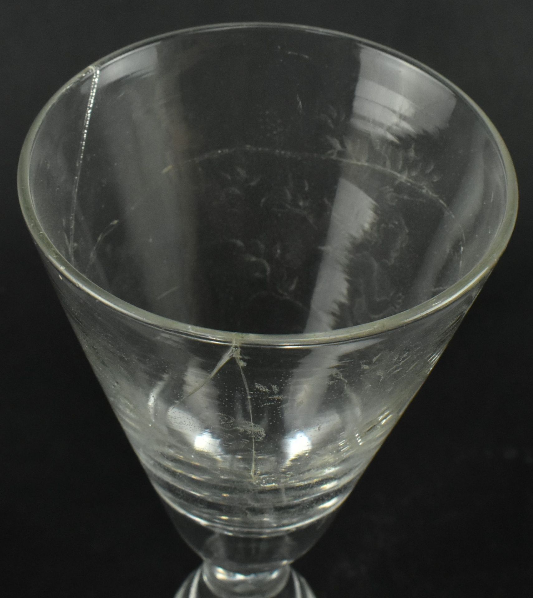 RARE 18TH CENTURY DUTCH STIPPLE ENGRAVED WINE GLASS - Bild 2 aus 8