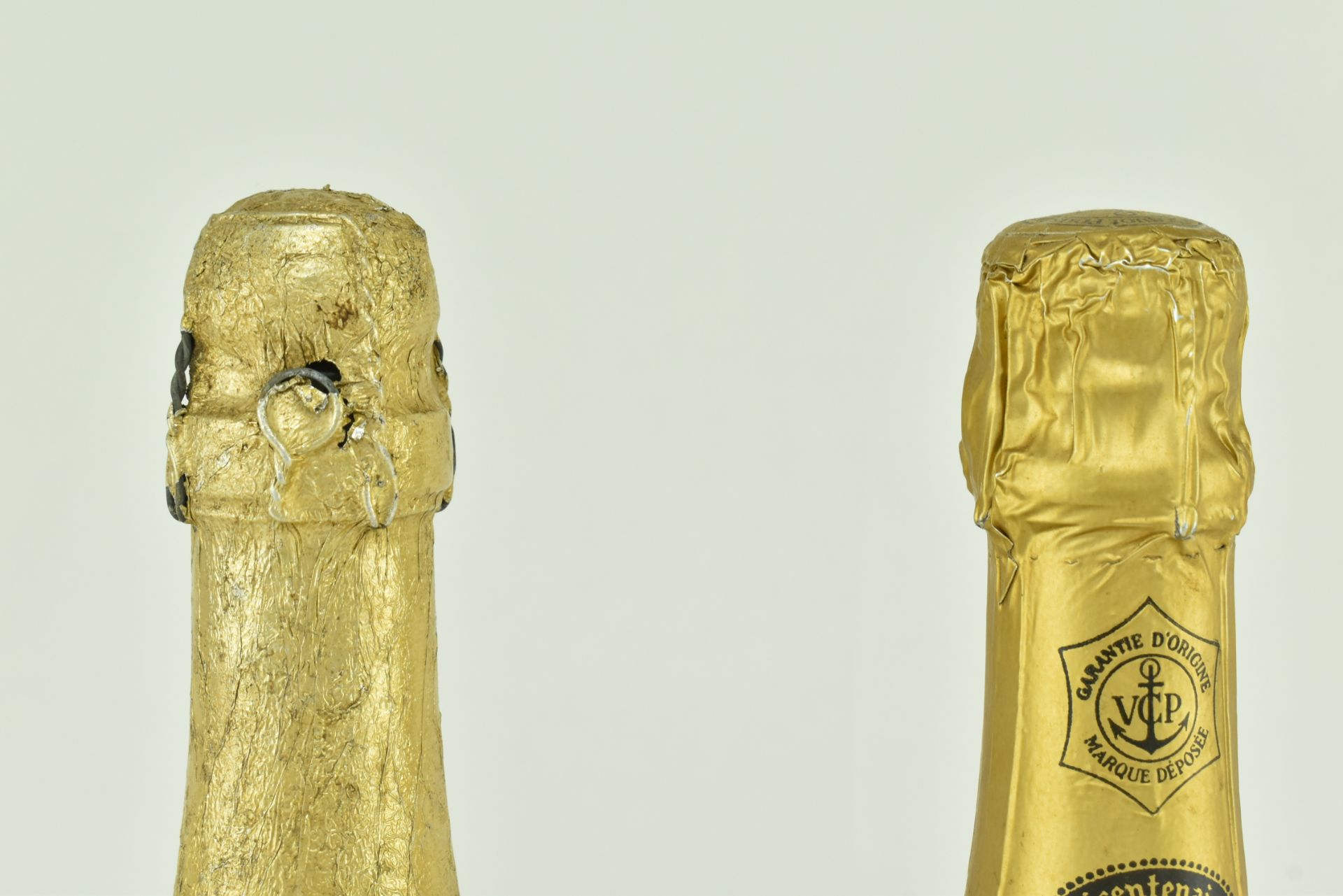 TWO BOTTLE OF CHAMPAGNE - VEUVE CLICQUOT & DELAMOTTE - Image 2 of 7