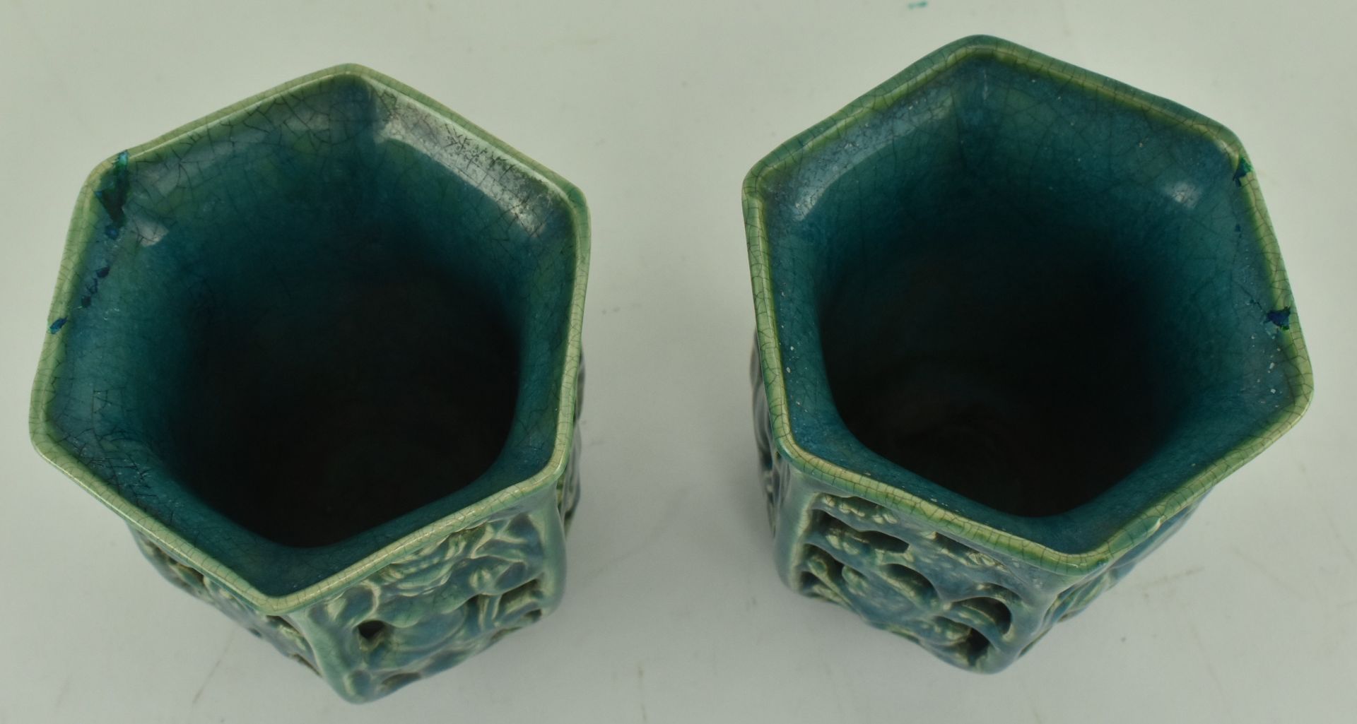 PAIF OF CHINESE TANG DYNASTY BLUE GLAZED HEXAGONAL POTS - Bild 3 aus 8